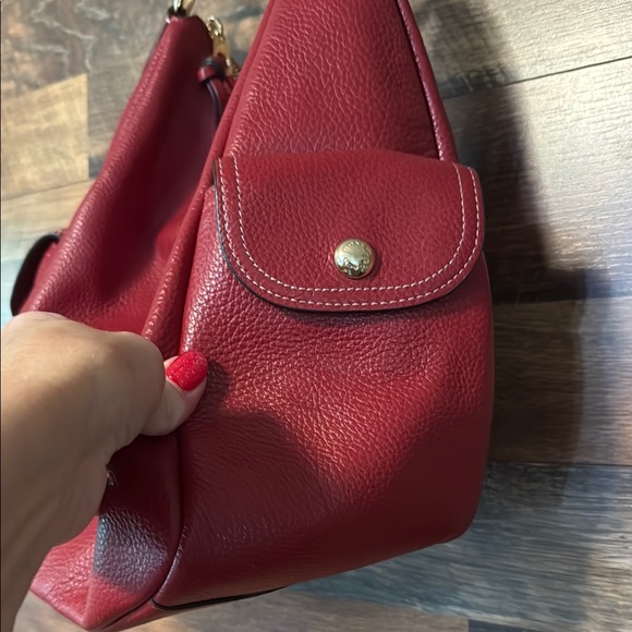 Red and Gold Shoulder Bag with Glossy Finish - Picture 3 of 9